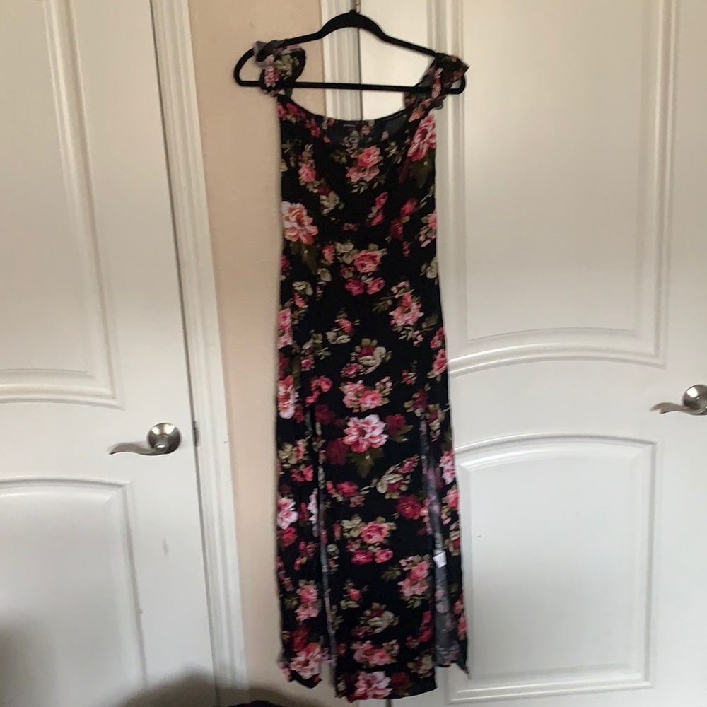 Sleeveless black floral dress